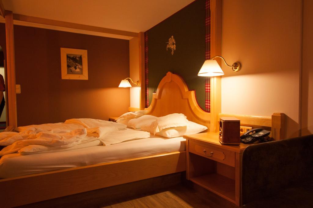 Hotel "Zum Ritter" Tannheim Eksteriør bilde